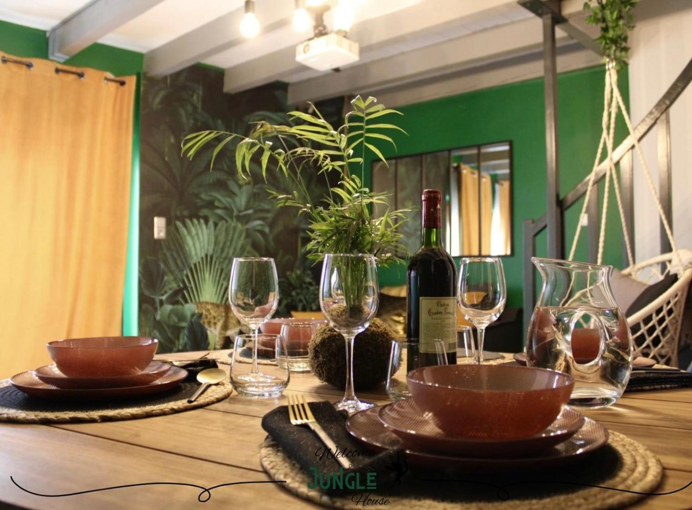 Maison "Jungle House" 90 M2 Billard, Retroprojecteur, Bar A Jeux , Vinyle, Wifi Fibre, Ideal Pro & Famille A Montbrison Exteriér fotografie