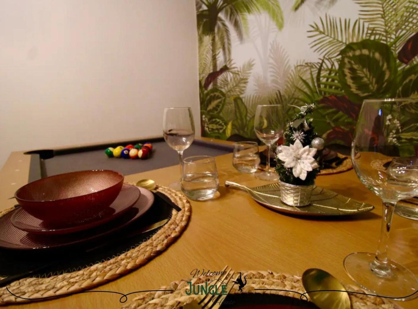 Maison "Jungle House" 90 M2 Billard, Retroprojecteur, Bar A Jeux , Vinyle, Wifi Fibre, Ideal Pro & Famille A Montbrison Exteriér fotografie