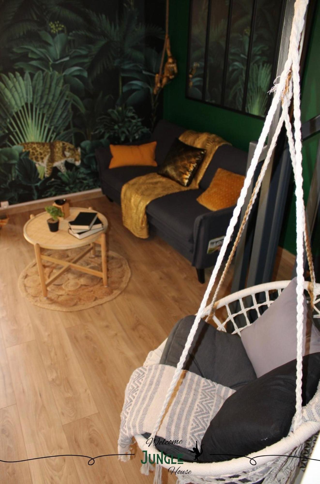 Maison "Jungle House" 90 M2 Billard, Retroprojecteur, Bar A Jeux , Vinyle, Wifi Fibre, Ideal Pro & Famille A Montbrison Exteriér fotografie